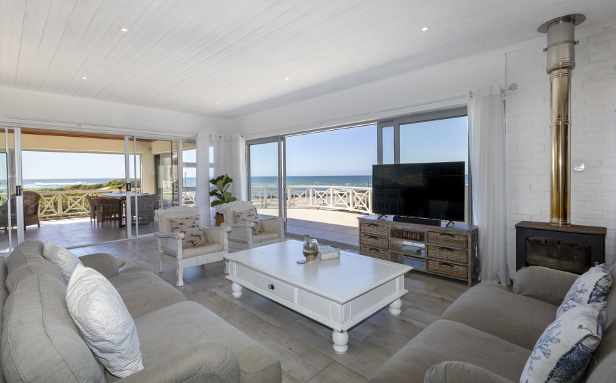 6 Bedroom Property for Sale in West Beach Eastern Cape